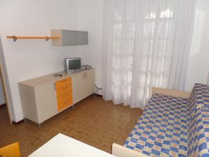 23549001-Ferienwohnung-5-Bibione-300x225-2