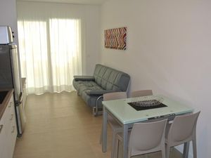 23549267-Ferienwohnung-5-Bibione-300x225-4