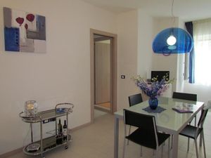 23556043-Ferienwohnung-4-Bibione-300x225-3