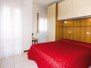 23385407-Ferienwohnung-6-Bibione-300x225-4