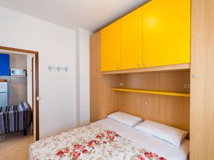 23384553-Ferienwohnung-4-Bibione-300x225-5