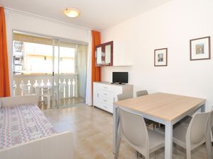 23522650-Ferienwohnung-6-Bibione-300x225-3