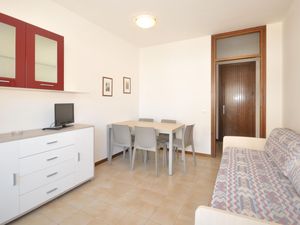 23522650-Ferienwohnung-6-Bibione-300x225-4