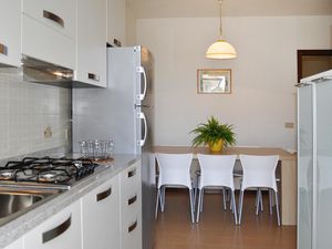 23279292-Ferienwohnung-6-Bibione-300x225-3