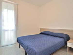 23297301-Ferienwohnung-6-Bibione-300x225-3