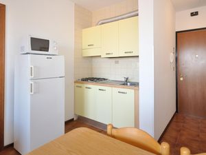 23308441-Ferienwohnung-6-Bibione-300x225-4