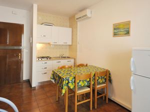 23308441-Ferienwohnung-6-Bibione-300x225-5