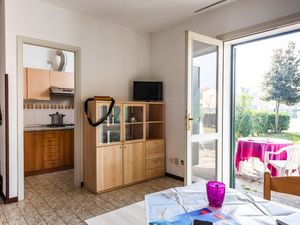 23435516-Ferienwohnung-4-Bibione-300x225-5