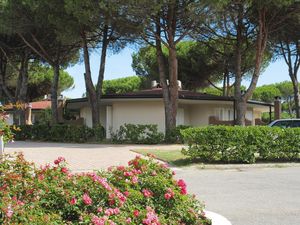 23334041-Ferienwohnung-3-Bibione-300x225-3