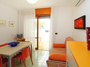 23334044-Ferienwohnung-2-Bibione-300x225-3