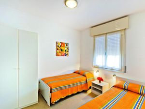 23344909-Ferienwohnung-4-Bibione-300x225-3