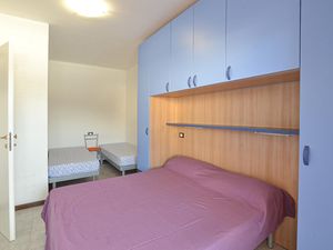 23761892-Ferienwohnung-5-Bibione-300x225-4