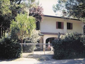 23770942-Ferienwohnung-7-Bibione-300x225-1