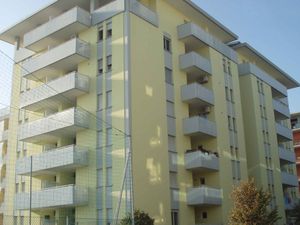 23771001-Ferienwohnung-6-Bibione-300x225-1