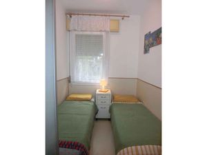 23771086-Ferienwohnung-4-Bibione-300x225-5