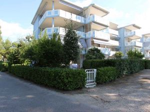 23770953-Ferienwohnung-8-Bibione-300x225-3