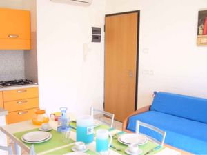 23771009-Ferienwohnung-4-Bibione-300x225-3