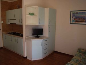 23771022-Ferienwohnung-4-Bibione-300x225-3