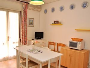 23771013-Ferienwohnung-4-Bibione-300x225-1