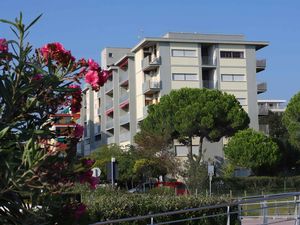 23770864-Ferienwohnung-6-Bibione-300x225-0