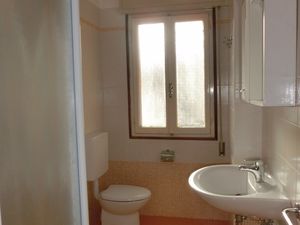 23771018-Ferienwohnung-5-Bibione-300x225-3