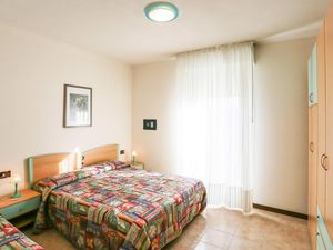 23335648-Ferienwohnung-3-Bibione-300x225-4