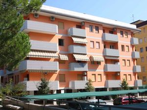 23771016-Ferienwohnung-5-Bibione-300x225-0