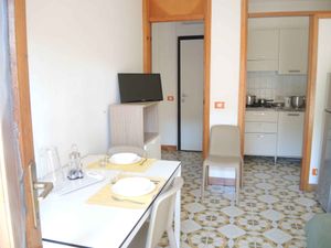 23770860-Ferienwohnung-4-Bibione-300x225-5