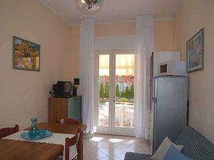 23779008-Ferienwohnung-6-Bibione-300x225-2