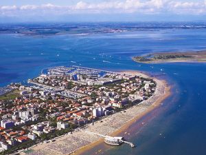 23761968-Ferienwohnung-5-Bibione-300x225-4