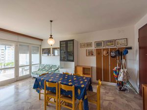 24035889-Ferienwohnung-6-Bibione-300x225-1