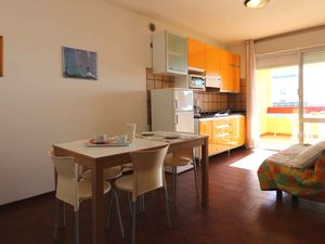 23772757-Ferienwohnung-4-Bibione-300x225-5