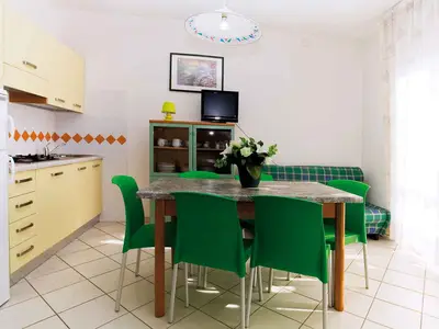 Ferienwohnung für 6 Personen (45 m²) in Bibione 8/10