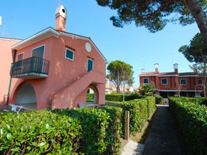 23836753-Ferienwohnung-7-Bibione-300x225-1