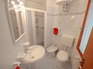 23839049-Ferienwohnung-5-Bibione-300x225-1