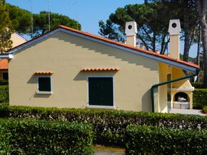 23841198-Ferienwohnung-7-Bibione-300x225-1