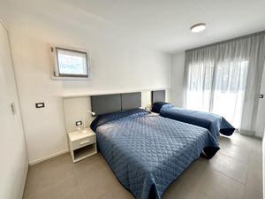 23919436-Ferienwohnung-5-Bibione-300x225-4