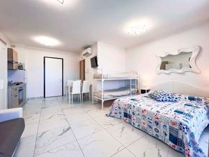 24053076-Ferienwohnung-6-Bibione-300x225-2