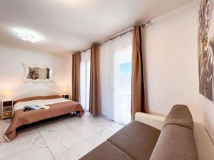 24053078-Ferienwohnung-6-Bibione-300x225-4