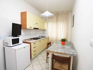 24056076-Ferienwohnung-5-Bibione-300x225-3