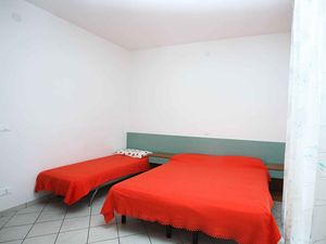 24056077-Ferienwohnung-6-Bibione-300x225-5