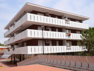 Ferienwohnung für 4 Personen (25 m²) in Bibione 6/10