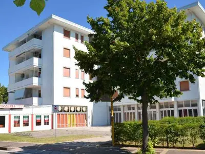 Ferienwohnung für 6 Personen (50 m²) in Bibione 1/10
