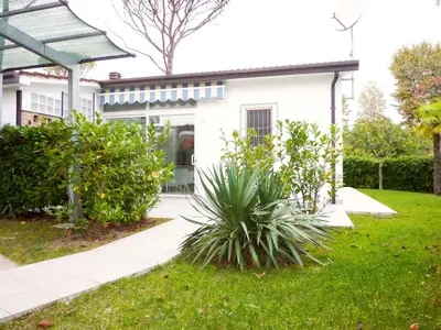 Ferienwohnung für 6 Personen (60 m²) in Bibione 1/10
