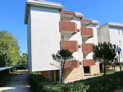 Ferienwohnung für 4 Personen (38 m²) in Bibione 1/10