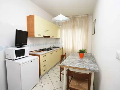 Ferienwohnung für 5 Personen (45 m²) in Bibione 4/10