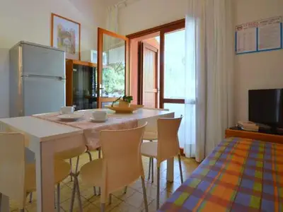 Ferienwohnung für 5 Personen (45 m²) in Bibione 6/10