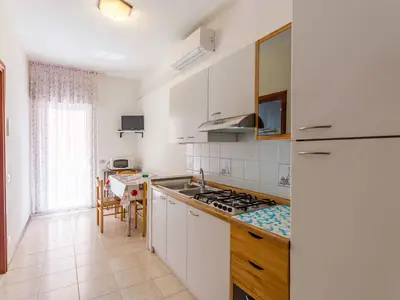 Ferienwohnung für 3 Personen (40 m²) in Bibione 1/10