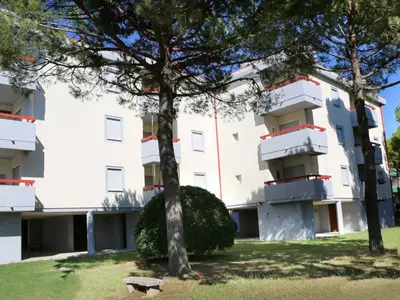 Ferienwohnung für 5 Personen (40 m²) in Bibione 1/10