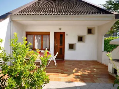 Ferienwohnung für 8 Personen (65 m²) in Bibione 1/10